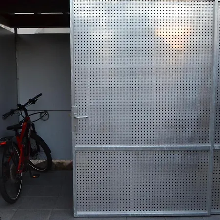 Barrierefreie Am Wasserturm Landau - Suedpfalz アパート ランダウ・イン・デア・プファルツ