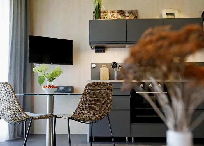 Barrierefreie Am Wasserturm Landau - Suedpfalz * 朗道因德普法尔茨