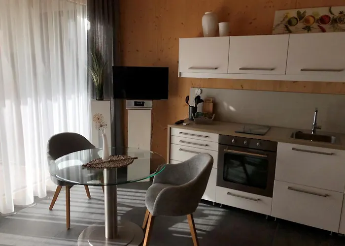 アパート Barrierefreie Am Wasserturm Landau - Suedpfalz ランダウ・イン・デア・プファルツ